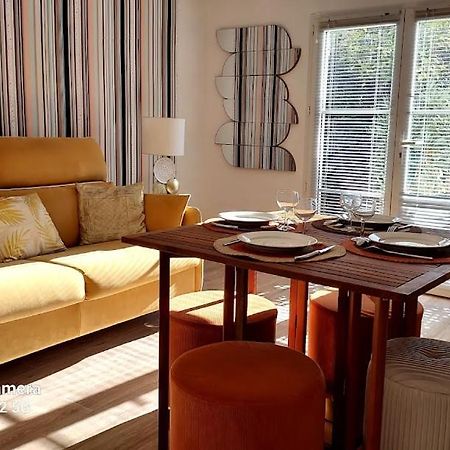 Rez-De-Chaussee Privatif Spacieux 3* D'Une Villa Centre Ville Hyeres Luaran gambar